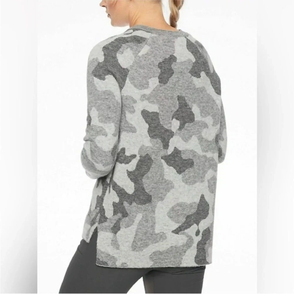 Athleta Grey Undercover Camo Pullover‎